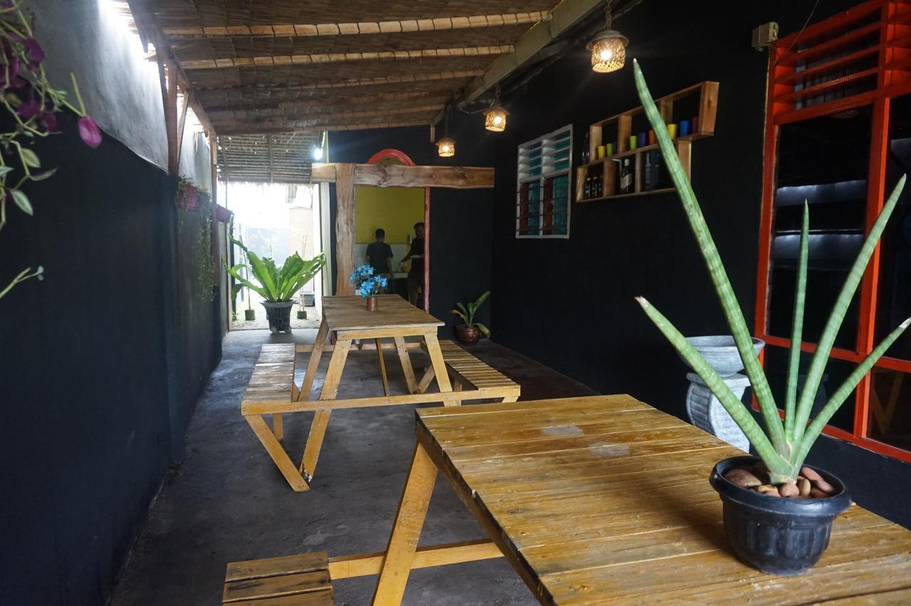 Kuala Namu Guest House Medan Exterior photo